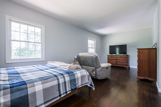 15 Pinewood Drive, Amherst, NH 03031
