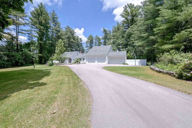 15 Pinewood Drive, Amherst, NH 03031