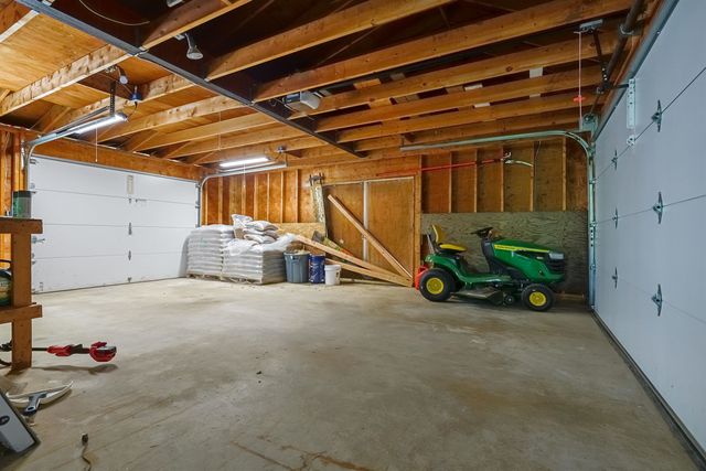 15 Pinewood Drive, Amherst, NH 03031