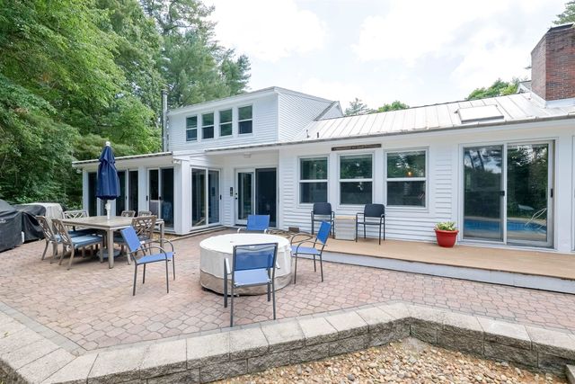 15 Pinewood Drive, Amherst, NH 03031