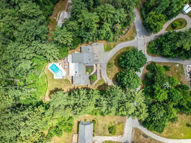 15 Pinewood Drive, Amherst, NH 03031