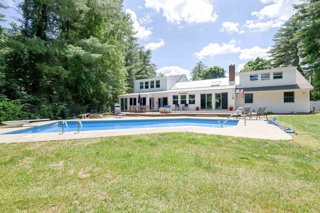 15 Pinewood Drive, Amherst, NH 03031