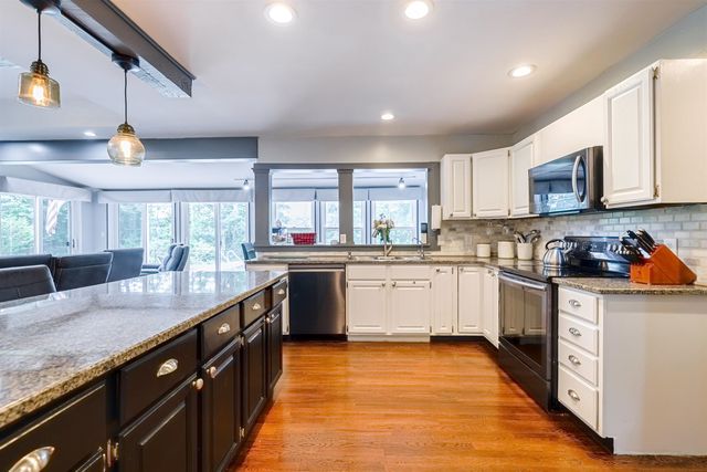 15 Pinewood Drive, Amherst, NH 03031