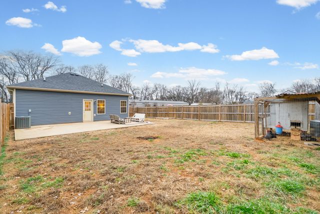 210A Texas Ave, Oak Grove, KY 42262