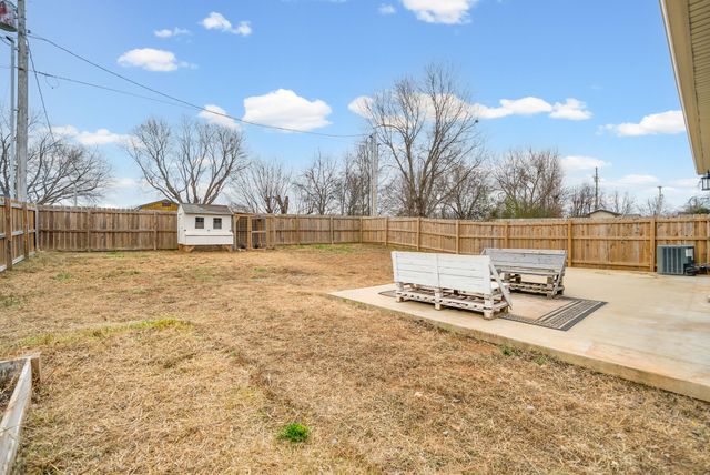 210A Texas Ave, Oak Grove, KY 42262