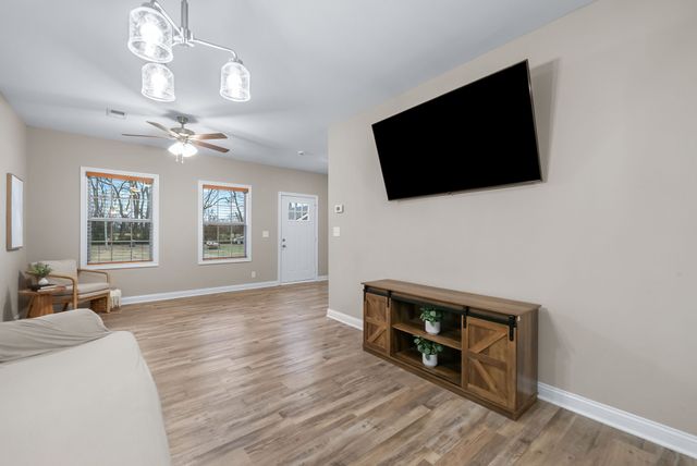 210A Texas Ave, Oak Grove, KY 42262