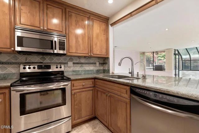 121 S Hope Street 11, Los Angeles, CA 90012