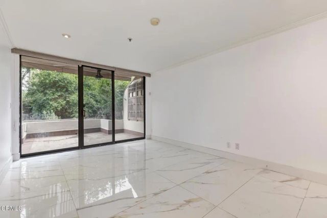 121 S Hope Street 11, Los Angeles, CA 90012