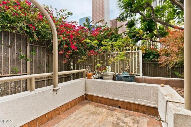 121 S Hope Street 11, Los Angeles, CA 90012