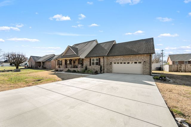 105 CUMBERLAND CT, Tullahoma, TN 37388