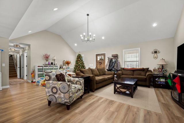 105 CUMBERLAND CT, Tullahoma, TN 37388