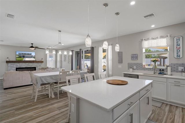733 OLD WINDSOR WAY, Spring Hill, FL 34609