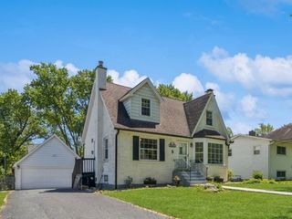 127 S Ashland Avenue, Palatine, IL 60074