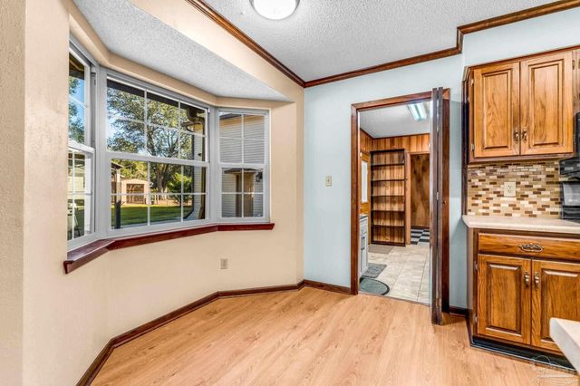 6590 Warren Rd, Milton, FL 32583