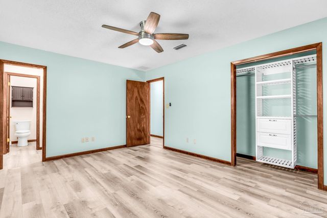 6590 Warren Rd, Milton, FL 32583