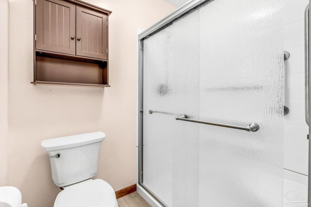 6590 Warren Rd, Milton, FL 32583