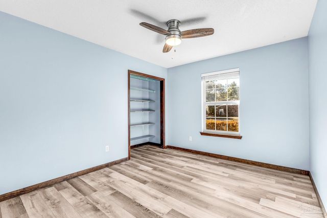 6590 Warren Rd, Milton, FL 32583