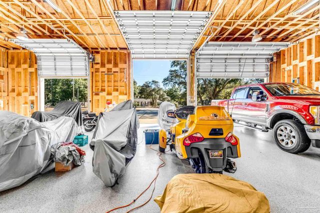 6590 Warren Rd, Milton, FL 32583