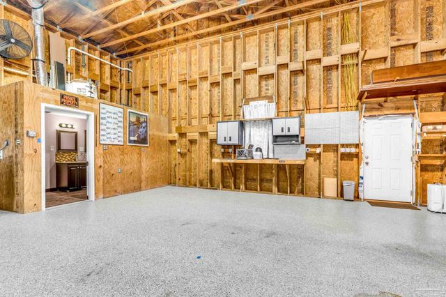 6590 Warren Rd, Milton, FL 32583