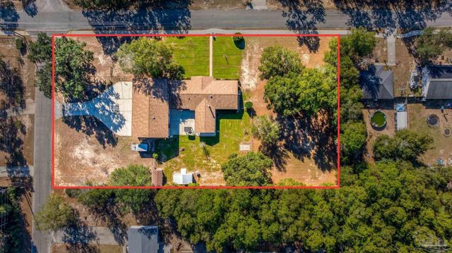 6590 Warren Rd, Milton, FL 32583