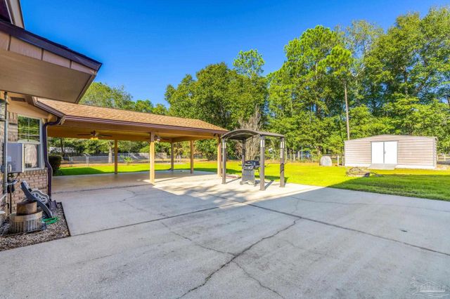 6590 Warren Rd, Milton, FL 32583