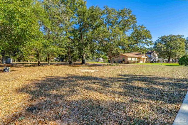 6590 Warren Rd, Milton, FL 32583