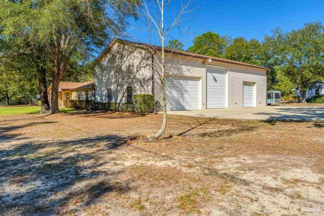 6590 Warren Rd, Milton, FL 32583