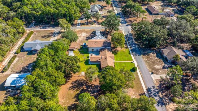 6590 Warren Rd, Milton, FL 32583