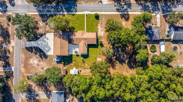 6590 Warren Rd, Milton, FL 32583