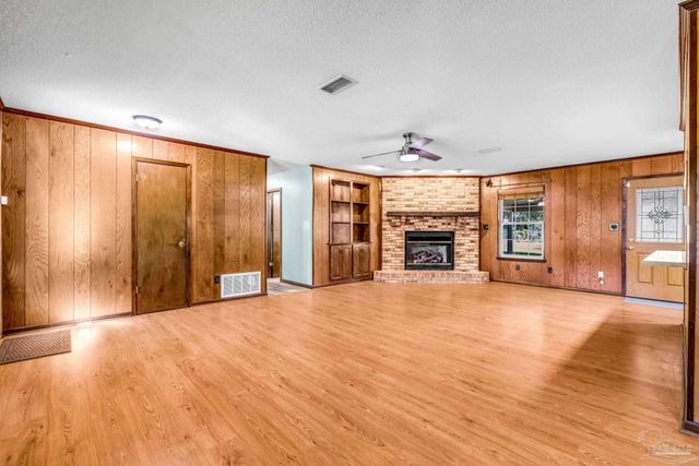 6590 Warren Rd, Milton, FL 32583