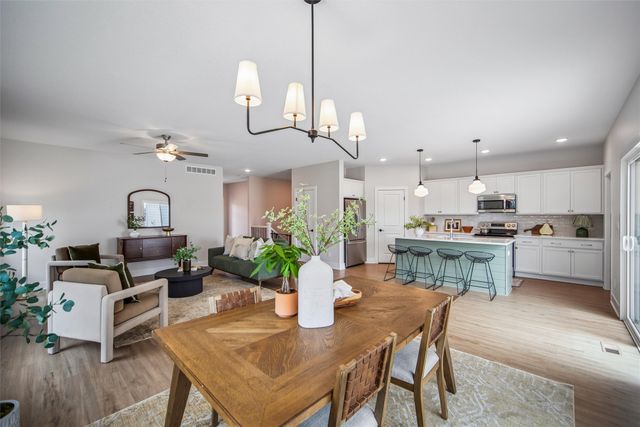 2203 SW Vintage Parkway, Ankeny, IA 50023