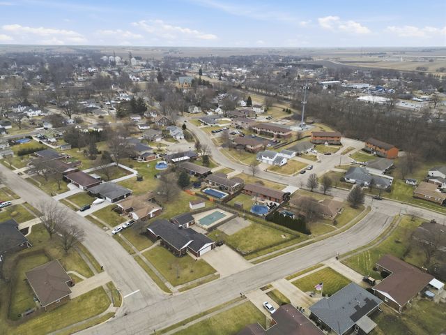 385 S Walnut Street, Manteno, IL 60950