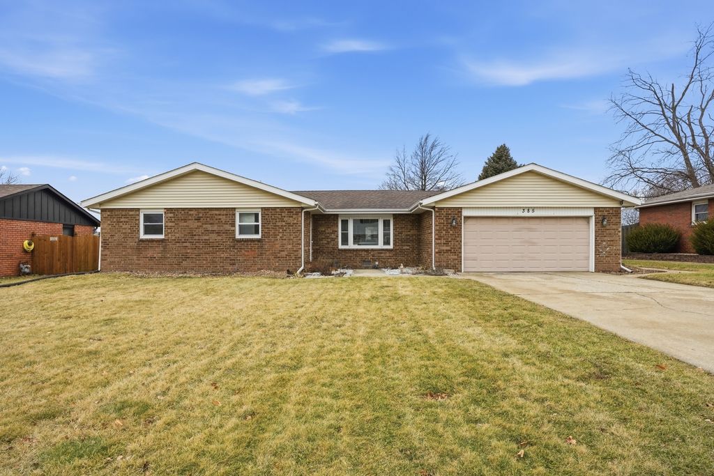385 S Walnut Street, Manteno, IL 60950