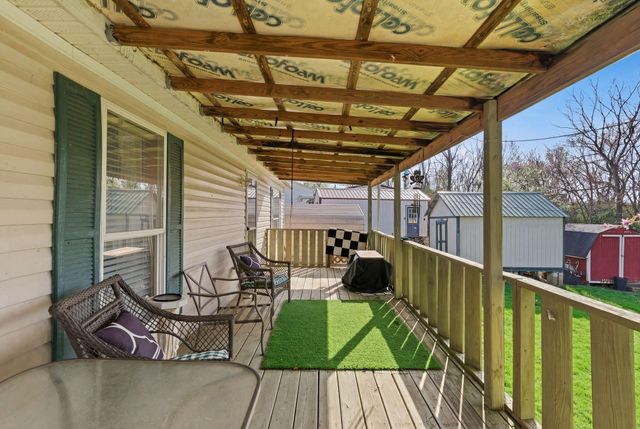 1085 Woodlake Road, Stamping Ground, KY 40379