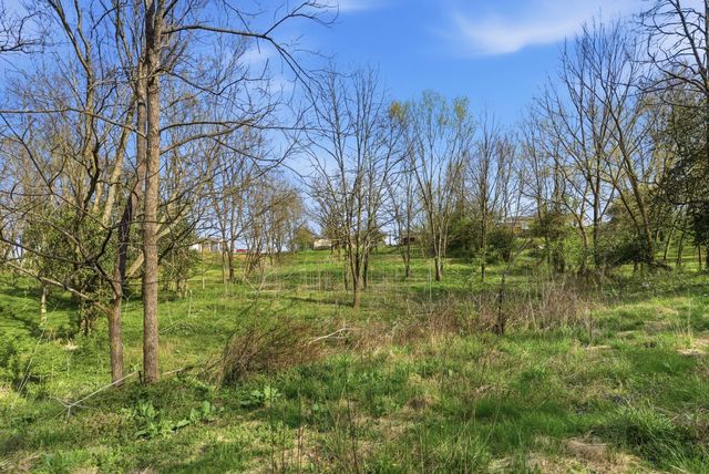 1085 Woodlake Road, Stamping Ground, KY 40379