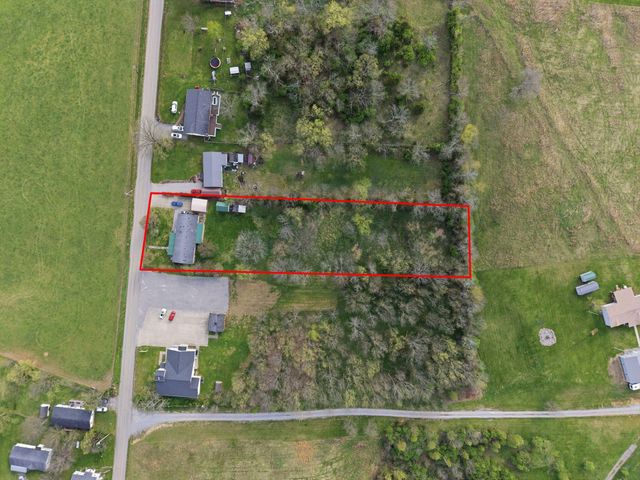 1085 Woodlake Road, Stamping Ground, KY 40379