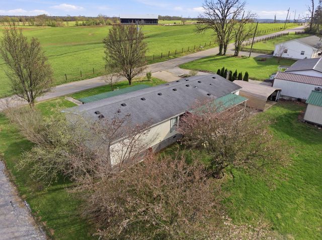 1085 Woodlake Road, Stamping Ground, KY 40379