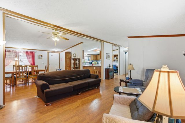 1085 Woodlake Road, Stamping Ground, KY 40379