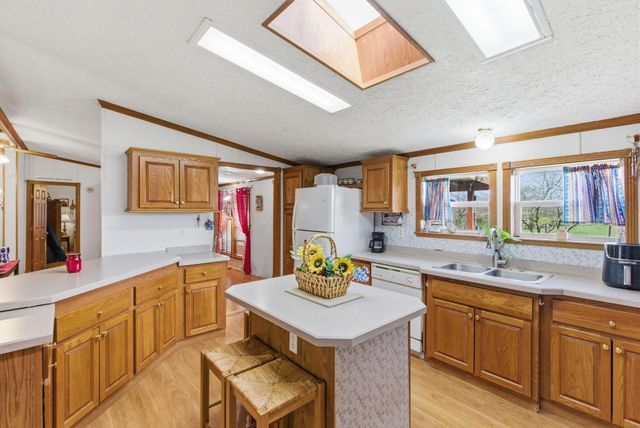 1085 Woodlake Road, Stamping Ground, KY 40379