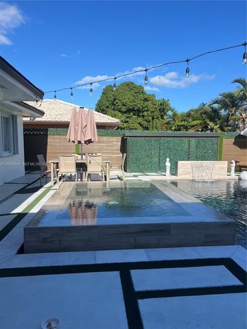 14802 SW 176th Ter, Miami, FL 33187