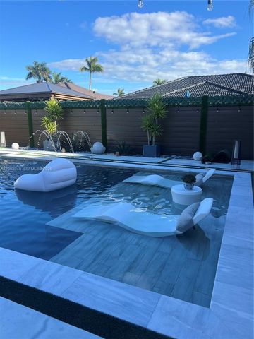 14802 SW 176th Ter, Miami, FL 33187