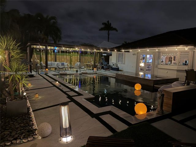 14802 SW 176th Ter, Miami, FL 33187