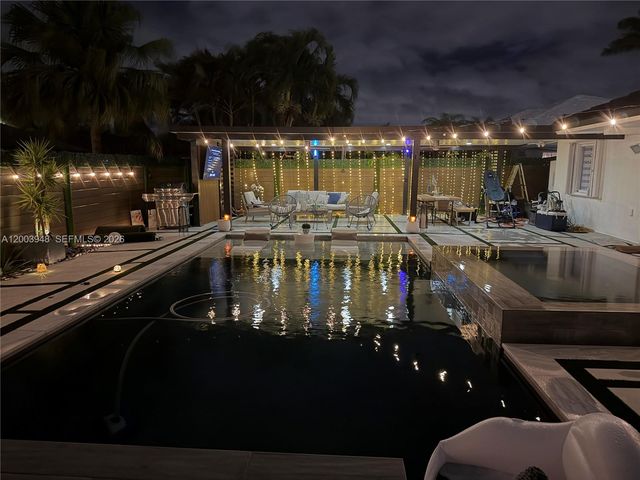 14802 SW 176th Ter, Miami, FL 33187