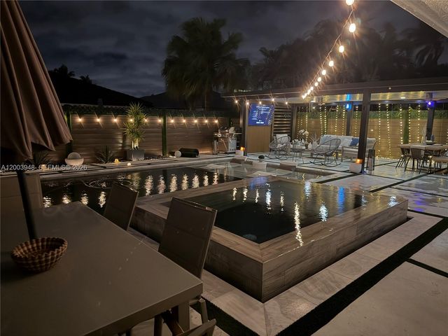 14802 SW 176th Ter, Miami, FL 33187