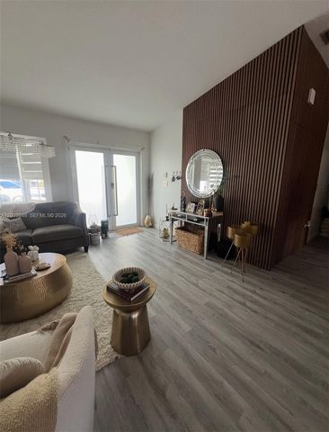 14802 SW 176th Ter, Miami, FL 33187