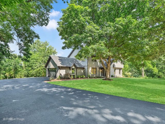 28w600 Indian Knoll Road, West Chicago, IL 60185