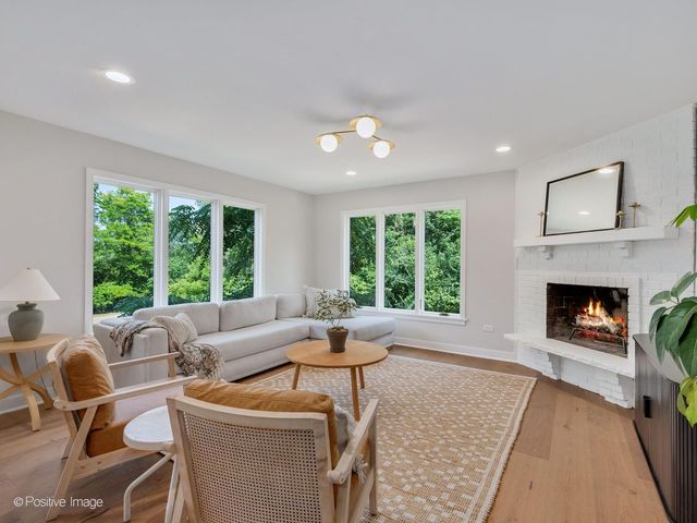 28w600 Indian Knoll Road, West Chicago, IL 60185