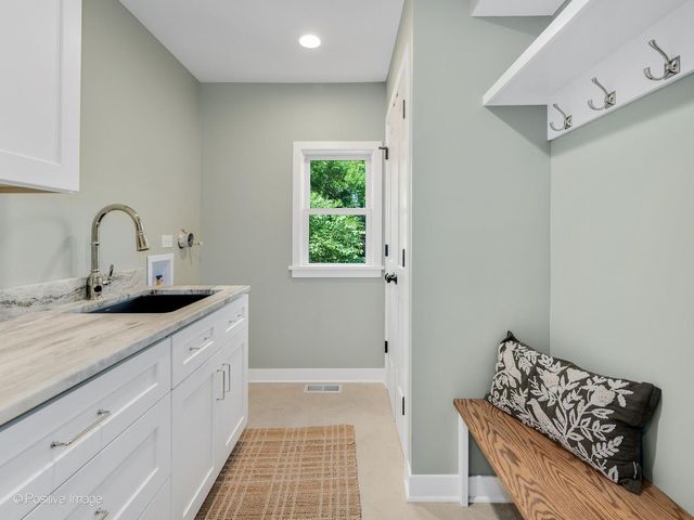 28w600 Indian Knoll Road, West Chicago, IL 60185