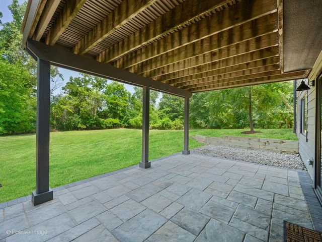 28w600 Indian Knoll Road, West Chicago, IL 60185