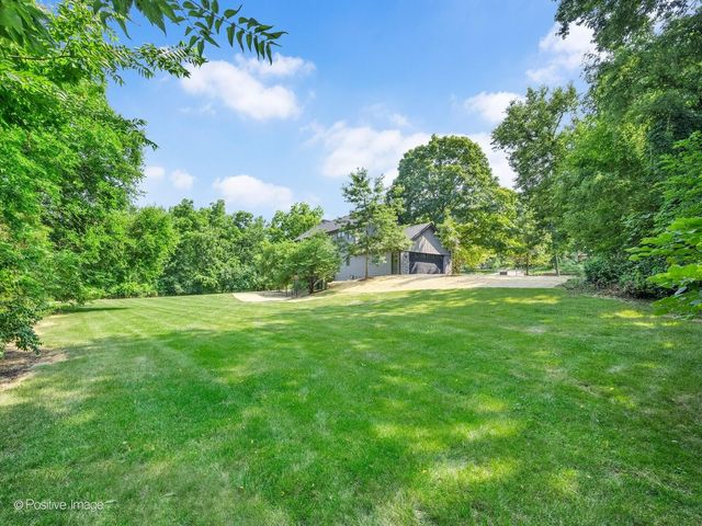 28w600 Indian Knoll Road, West Chicago, IL 60185